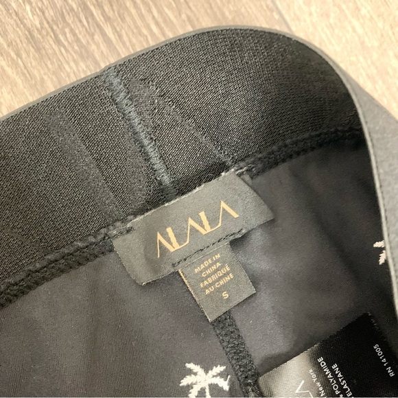 Alala Base Leggings Tights Palm tree embroidered Cropped High Rise Navy Blue - Picture 11 of 16